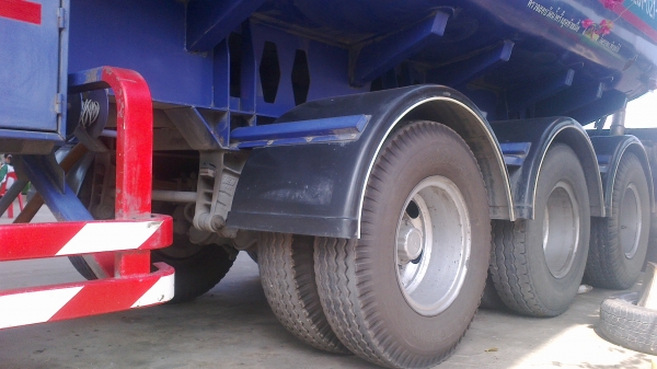 ขายหัวลากVolvo FL10พร้อมหางลากน้ำมัน