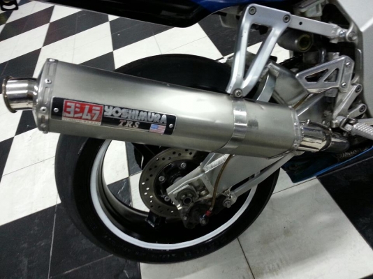 ขาย GSXR 750 K1 ปี 2001 หัวฉีด ราคา 135000 บาท โทร 082-2169945 ขาย GSXR 750 K1 ปี 2001 หัวฉีด ราคา 135000 บาท โทร 082-2169945