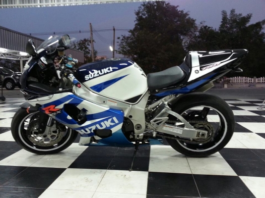 ขาย GSXR 750 K1 ปี 2001 หัวฉีด ราคา 135000 บาท โทร 082-2169945 ขาย GSXR 750 K1 ปี 2001 หัวฉีด ราคา 135000 บาท โทร 082-2169945