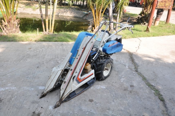 ขายรถเกี่ยวข้าว(เดินตาม) ISEKI สภาพสวยเดิมจากญี่ปุ่น ขายถูก17,000บาทเท่านั้น!!