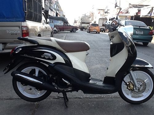 FINOเกน้ำมันแยกส่วนล้อแม็กลายคลาสสิควิ่งแค่4xxxโลรถเพิ่งครบปี