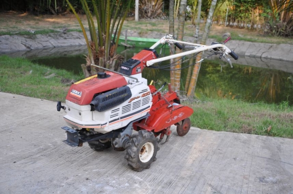 ขายรถพรวนดิน ISEKI มีเกียร์ สะดวกใช้งานง่าย นำเข้าญี่ปุ่นขายถูกมากๆ13,500บาทเท่านั้น!!