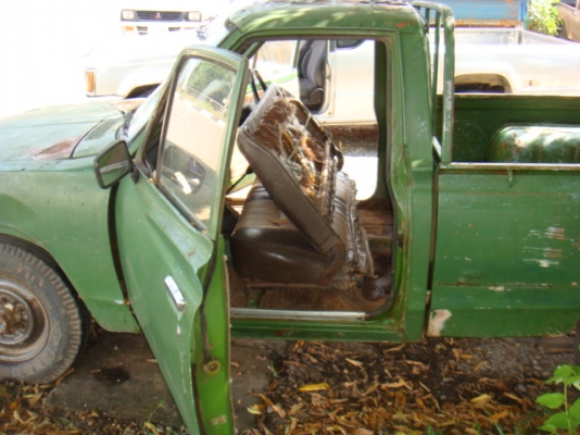 ดัทสัน 620 รุ่น4ขอ สภาพแห้งๆ สีต้องทำ หน้าเครื่องสีเดิมๆแห้งๆ ดัทสัน 620 รุ่น4ขอ สภาพแห้งๆ สีต้องทำ หน้าเครื่องสีเดิมๆแห้งๆ