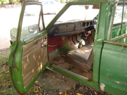 ดัทสัน 620 รุ่น4ขอ สภาพแห้งๆ สีต้องทำ หน้าเครื่องสีเดิมๆแห้งๆ ดัทสัน 620 รุ่น4ขอ สภาพแห้งๆ สีต้องทำ หน้าเครื่องสีเดิมๆแห้งๆ