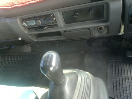 ขาย ISUZU 6 ล้อ NPR71PY52 130 แรง ปี 47 ยาว 5 เมตร ตู้ 10 บาน รถห้าง ด่วน!