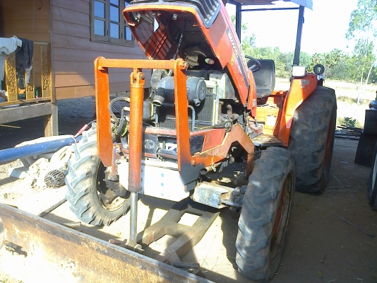 KUBOTA M5000 SU - 2 เพลา สภาพดีมากครับพร้อมใช้งาน ทำงาน 3,500 ชม. เครื่องปั๊มแห้งดีแรงดีไม่มีเยิ้ม อุปกรณ์ครบพร้อม มีใบดันหน้า ผานพรวนดิน 6 ช่วงล่างแน่น ยาง 4 เส้นประมาณ 60\% พร้อมใช้งาน เอกสารเล่มทะเบียนครบครับ KUBOTA M5000 SU - 2 เพลา สภาพดีมากครับพร้อมใช้งาน ทำงาน 3,500 ชม. เครื่องปั๊มแห้งดีแรงดีไม่มีเยิ้ม อุปกรณ์ครบพร้อม มีใบดันหน้า ผานพรวนดิน 6 ช่วงล่างแน่น ยาง 4 เส้นประมาณ 60\% พร้อมใช้งาน เอกสารเล่มทะเบียนครบครับ