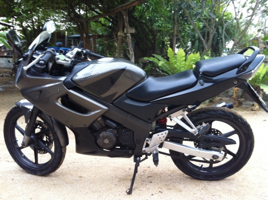 ขาย cbr 150 คาร์บู 28000 บาท