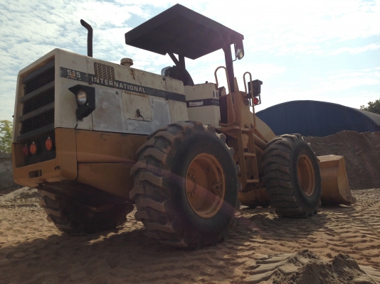 รถตักล้อยาง Komatsu Payloader 515 กรองคู่แรงสุดขีด เกียร์ดี ปั่มเยี่ยม แรงไม่ตก สวยมาก 950,000.-