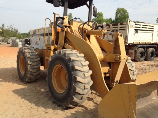 รถตักล้อยาง Komatsu Payloader 515 กรองคู่แรงสุดขีด เกียร์ดี ปั่มเยี่ยม แรงไม่ตก สวยมาก 950,000.-