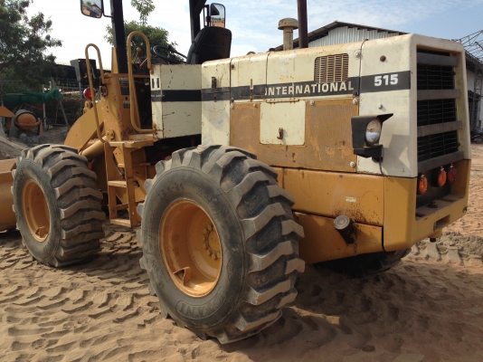 รถตักล้อยาง Komatsu Payloader 515 กรองคู่แรงสุดขีด เกียร์ดี ปั่มเยี่ยม แรงไม่ตก สวยมาก 950,000.-