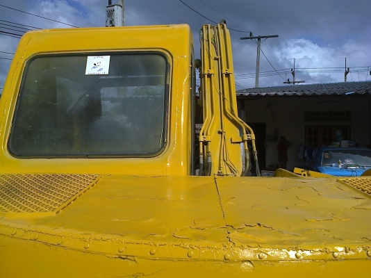 PC60-7 เก็บสีให้ใหม่(สาดสีบางๆ) มีเอกสารใบอินวอยล์ สภาพดี