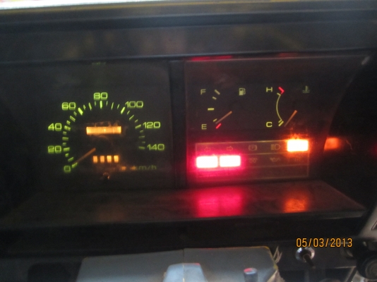 ขายรถโดยสารรับ-ส่งนักเรียน  NPR  115  HP