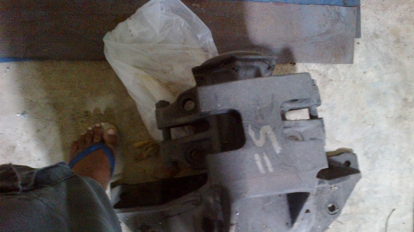 เพลาโบกี้ hino