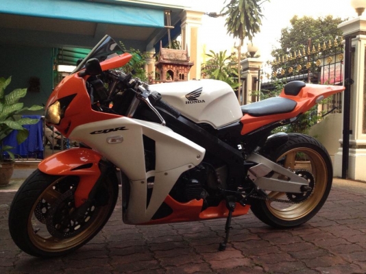 ขาย cbr 400 ปี89 แฟริ่ง ตัว2008คับ  ทะเบียนแท้ภูเก็ตพร้อมโอน