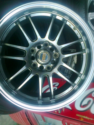 ล้อขอบ 17 5รู  คู่ละ4500