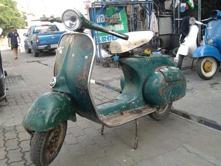 ขาย Vespa บล็อกอิตาลีครับงานเดิมสีเดิมจากโรงงานครับ