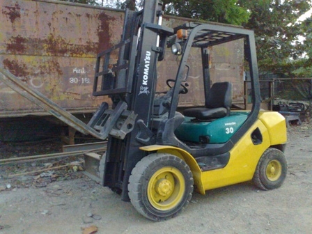 ขายรถโฟลค์ลิฟ KOMATSU FD30-16     T.0894071471