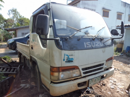 ขายรถอีซูซุัหัวการ์ตูน4ล้อกลางเครื่อง88 สภาพดีราคาถูกๆพร้อมใช้งานคับ