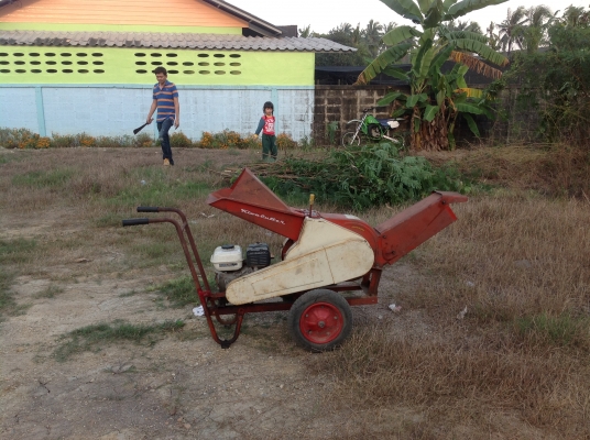 เครื่องบดกิ่งไม้จากญี่ปุ่น(พร้อมวิดิโอสาธิตการทำงาน)