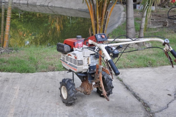 ขายรถไถเดินตาม ISEKI ขายถูกๆ9,500บาท