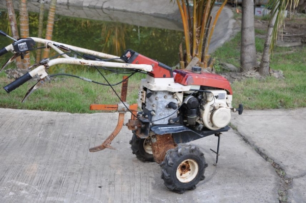 ขายรถไถเดินตาม ISEKI ขายถูกๆ9,500บาท