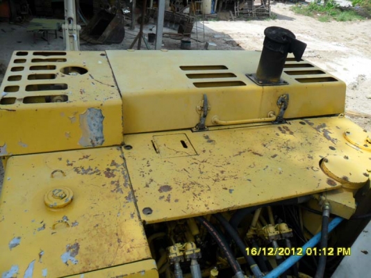 PC200-5 Komatsu ไฟฟ้าเต็ม เอกสารพร้อม ช่วงล่างเต็ม ภาพจริงทดลองแล้วต่อรองมาไปได้ไปเลยครับ