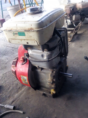 เครื่องยนต์HONDA G200  5.5 แรงม้า สภาพสวยใช้งานมาน้อย พร้อมใช้เครื่องติดดี
