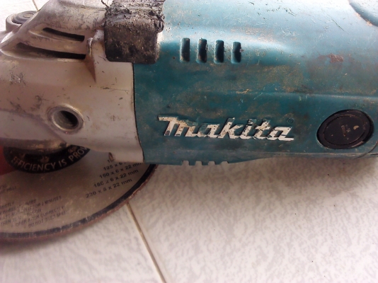 เครื่องเจียรไฟฟ้า 9 นิ้ว 2200 วัตต์ Makita รุ่น GA9020แท้100\%(มีVDO ทดสอบให้ดู)