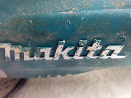 เครื่องเจียรไฟฟ้า 9 นิ้ว 2200 วัตต์ Makita รุ่น GA9020แท้100\%(มีVDO ทดสอบให้ดู)