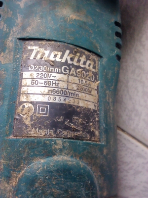 เครื่องเจียรไฟฟ้า 9 นิ้ว 2200 วัตต์ Makita รุ่น GA9020แท้100\%(มีVDO ทดสอบให้ดู)