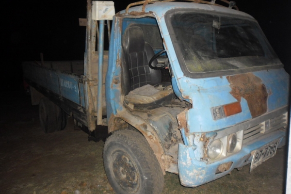 ขายตัด เอาไปทำอีแต๋น หรือแยกส่วนขาย 6ล้อ ISUZU 85 หัวแป วางเครื่อง 100แรง ลมเล่มเรียบร้อย ช่วงล่าง คานหน้าของ110 เฟืองท้ายเิดิม เกียร์ JK5เกียร์ กระบะไม้ยาว4.30ม. ทะเบียนขาดหลายปี ***ขายแล้วครับขอบคุณ Truck2hand