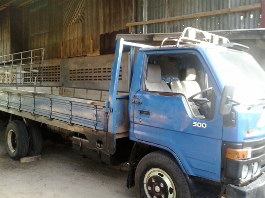 ขายหกล้อ120แรง เครื่อง4Hf1เป็นเครื่องยูโร เฉพาะเครื่องก็เป็นแสนแล้วครับ เพียง297000บาท ลงเล่มเรียบร้อยครับ