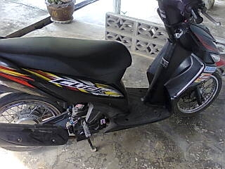 ขายHONDA คลิก ปี 50 คอมบายเบรค ทอปเดิมเดิมแต่งภายนอกนิดหน่อย ราคา15500 บาท ขายHONDA คลิก ปี 50 คอมบายเบรค ทอปเดิมเดิมแต่งภายนอกนิดหน่อย ราคา15500 บาท