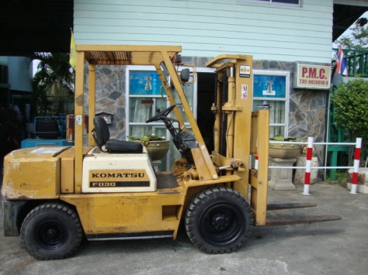 ขายรถโฟล์คลิฟท์ KOMATSU  FD30-10  (2,600  ชม.) (รถสวย - แท้ - เก่าเก็บ -ราคานี้สภาพนี้ หายากครับ) เครื่องยนต์ดีเซล  เกียร์ออโตเมติค  เสาสูง  3  เมตร   ยางลม
