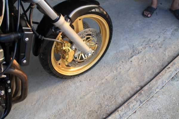 ขาย cb 400 ปี 95 เวอร์ชั่น r  อินวอย สรรพสามิตแท้  ยางหน้า ยางหลังใหม่ 68000