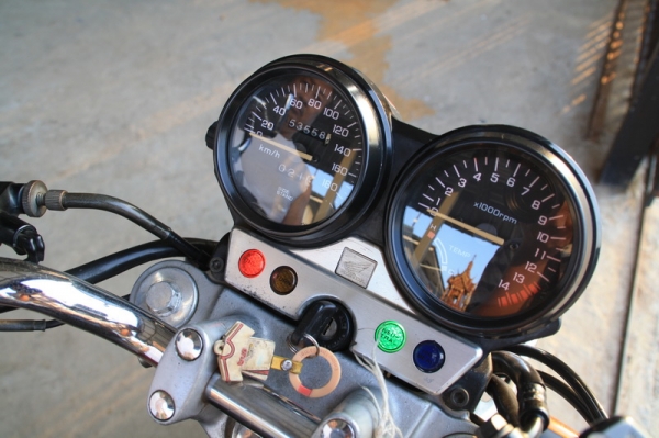 > > ขาย CB 400 ปี 93  อินวอย สรรพสามิต เครื่องดี  สีเดิม ปลายท่อแต่ง < <  68000