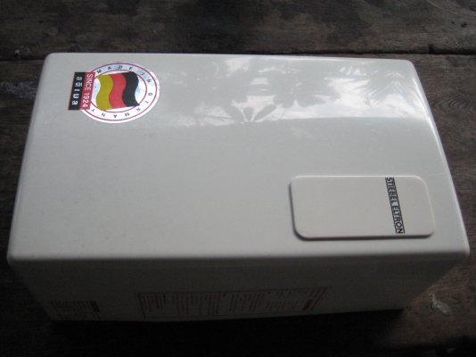 เครื่องทำน้ำอุ่นมือสองจากเยอรมัน มีมา 23 ตัวครับ เช็คโค้ด ตัวเป็นหมื่นแน่นอน