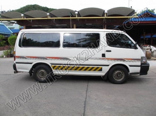 รถตู้ ยี่ห้อ TOYOTA ติดตั้งแก๊ซเรียบร้อยแล้ว