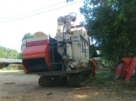 ขายด่วน!..รถเกี่ยวข้าว KUBOTA DC68 G สภาพสวยเอี่ยม แน่น แรง  ใหม่เอี่ยมมาทั้งคัน มีทะเบียนครบ พร้อมใช้งานสุดๆ.