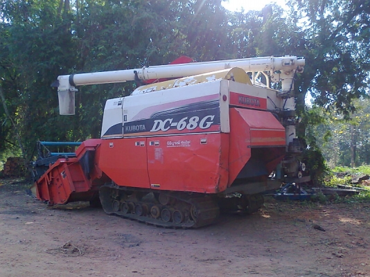 ขายด่วน!..รถเกี่ยวข้าว KUBOTA DC68 G สภาพสวยเอี่ยม แน่น แรง  ใหม่เอี่ยมมาทั้งคัน มีทะเบียนครบ พร้อมใช้งานสุดๆ.