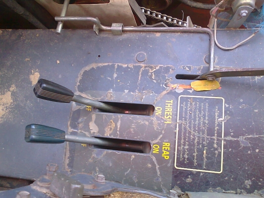 ขายด่วน!..รถเกี่ยวข้าว KUBOTA DC68 G สภาพสวยเอี่ยม แน่น แรง  ใหม่เอี่ยมมาทั้งคัน มีทะเบียนครบ พร้อมใช้งานสุดๆ.