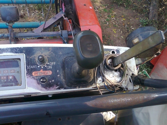 ขายด่วน!..รถเกี่ยวข้าว KUBOTA DC68 G สภาพสวยเอี่ยม แน่น แรง  ใหม่เอี่ยมมาทั้งคัน มีทะเบียนครบ พร้อมใช้งานสุดๆ.