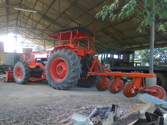 รถไถ KUBOTA M9000 รถสวย พร้อมใช้งาน มีทะเบียนครบ แถมฟรี ใบดันหน้า และผาน 3