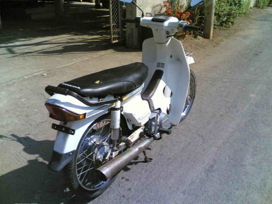 ขายดรีมคุรุสภา(ขาว)เล่มทะเบียนพร้อมชุดโอนเครื่องดีอะไหร่เดิมๆครบขาย 11500 บาท