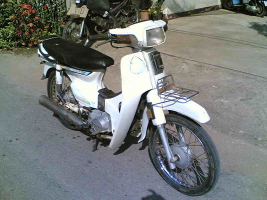 ขายดรีมคุรุสภา(ขาว)เล่มทะเบียนพร้อมชุดโอนเครื่องดีอะไหร่เดิมๆครบขาย 11500 บาท