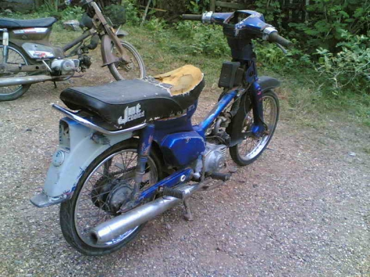 ขายC700cdi(น้ำเงิน) Noเล่มออกใบซื้อขายให้เครื่องดีอะไหร่บางชิ้นต้องเก็บขาย 4000 บาท