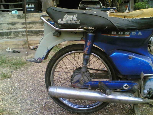 ขายC700cdi(น้ำเงิน) Noเล่มออกใบซื้อขายให้เครื่องดีอะไหร่บางชิ้นต้องเก็บขาย 4000 บาท