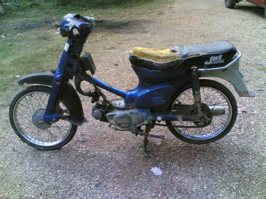 ขายC700cdi(น้ำเงิน) Noเล่มออกใบซื้อขายให้เครื่องดีอะไหร่บางชิ้นต้องเก็บขาย 4000 บาท