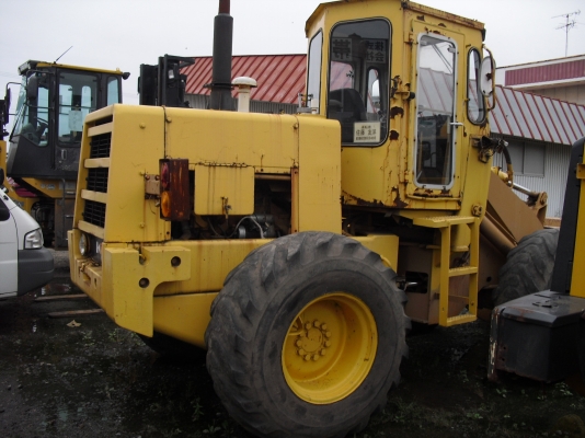 510-15608 รถตักล้อยาง KOMATSU เก่าจากญี่ปุ่นครับ 510-15608 รถตักล้อยาง KOMATSU เก่าจากญี่ปุ่นครับ