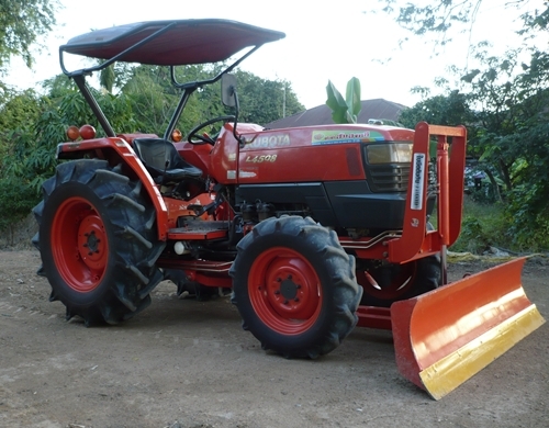 ขายรถไถ KUBOTA L4508 ระบบ 4 WD พร้อมใบมีดดันดิน ขายรถไถ KUBOTA L4508 ระบบ 4 WD พร้อมใบมีดดันดิน